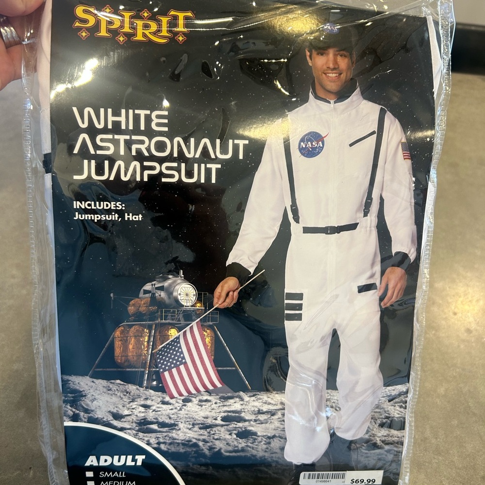 Spirit White Astronaut Jumpsuit Costume for Adults. Size Large.